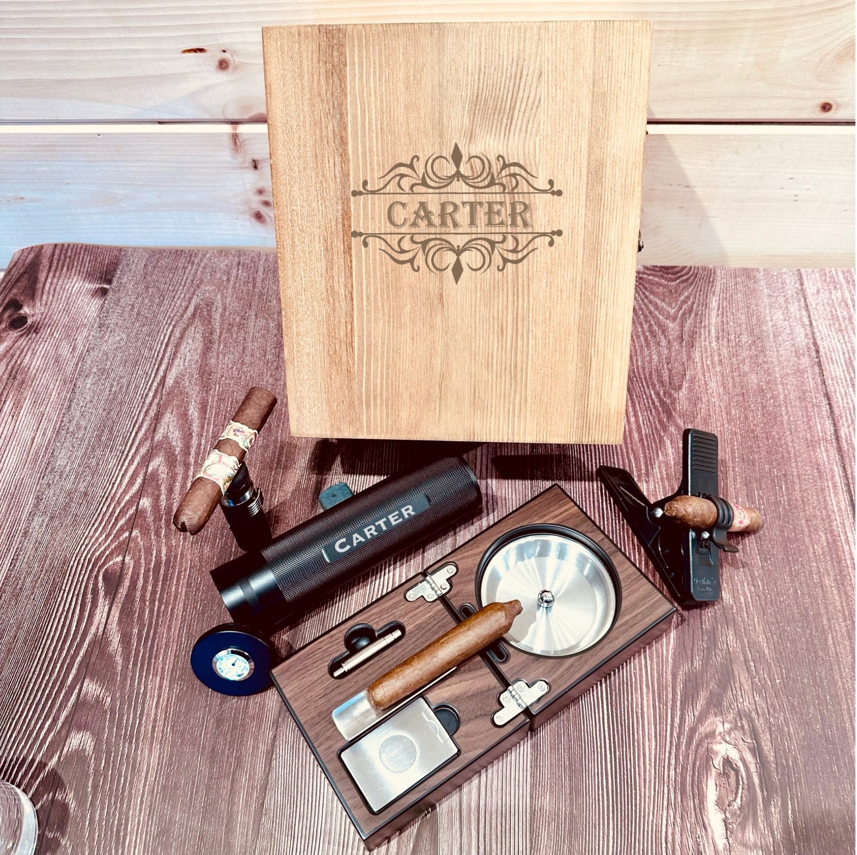 Deluxe Cigar Gift Set with Ash Tray, Travel Case, Cigar Clip in Person…