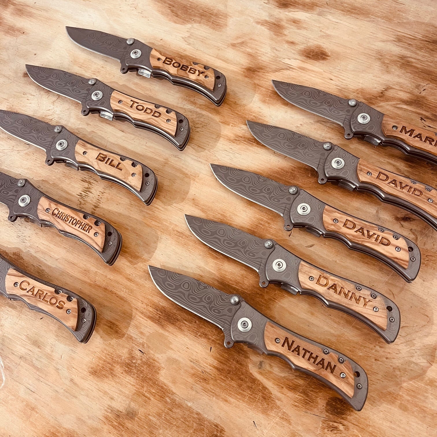 Custom Groomsmen Knife with Personalized Box - Groovy Groomsmen Gifts